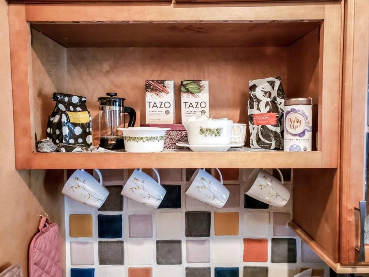 Retro Retreat In Dtsp - Explore The Downtown Area سانت بطرسبرج المظهر الخارجي الصورة