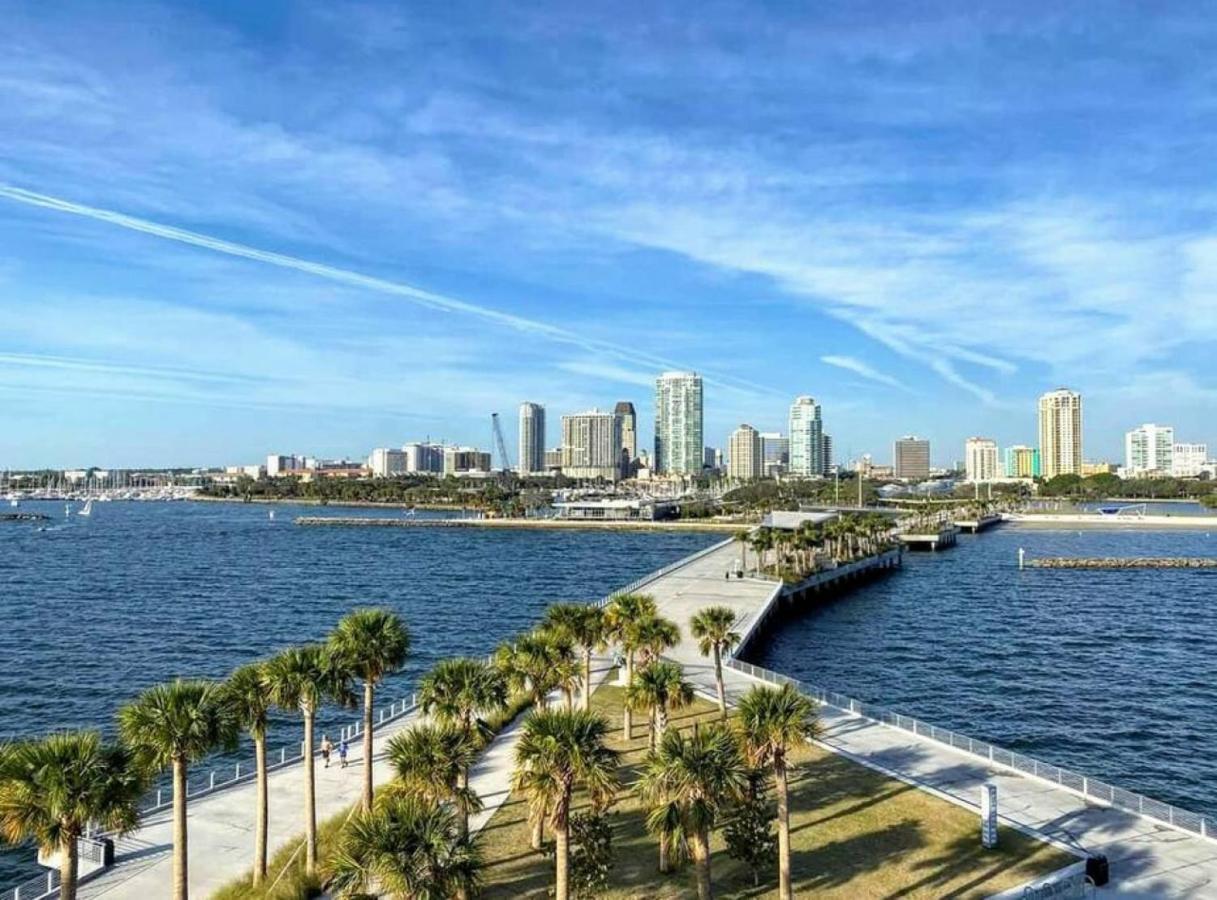 Retro Retreat In Dtsp - Explore The Downtown Area سانت بطرسبرج المظهر الخارجي الصورة