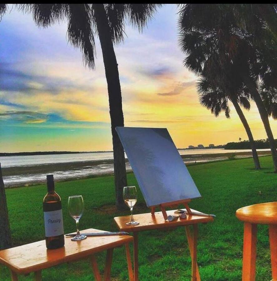 Retro Retreat In Dtsp - Explore The Downtown Area سانت بطرسبرج المظهر الخارجي الصورة