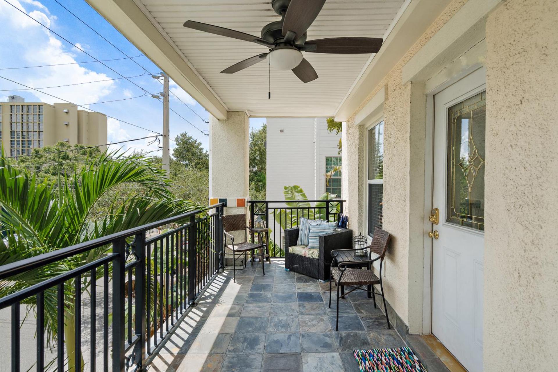 Retro Retreat In Dtsp - Explore The Downtown Area سانت بطرسبرج المظهر الخارجي الصورة