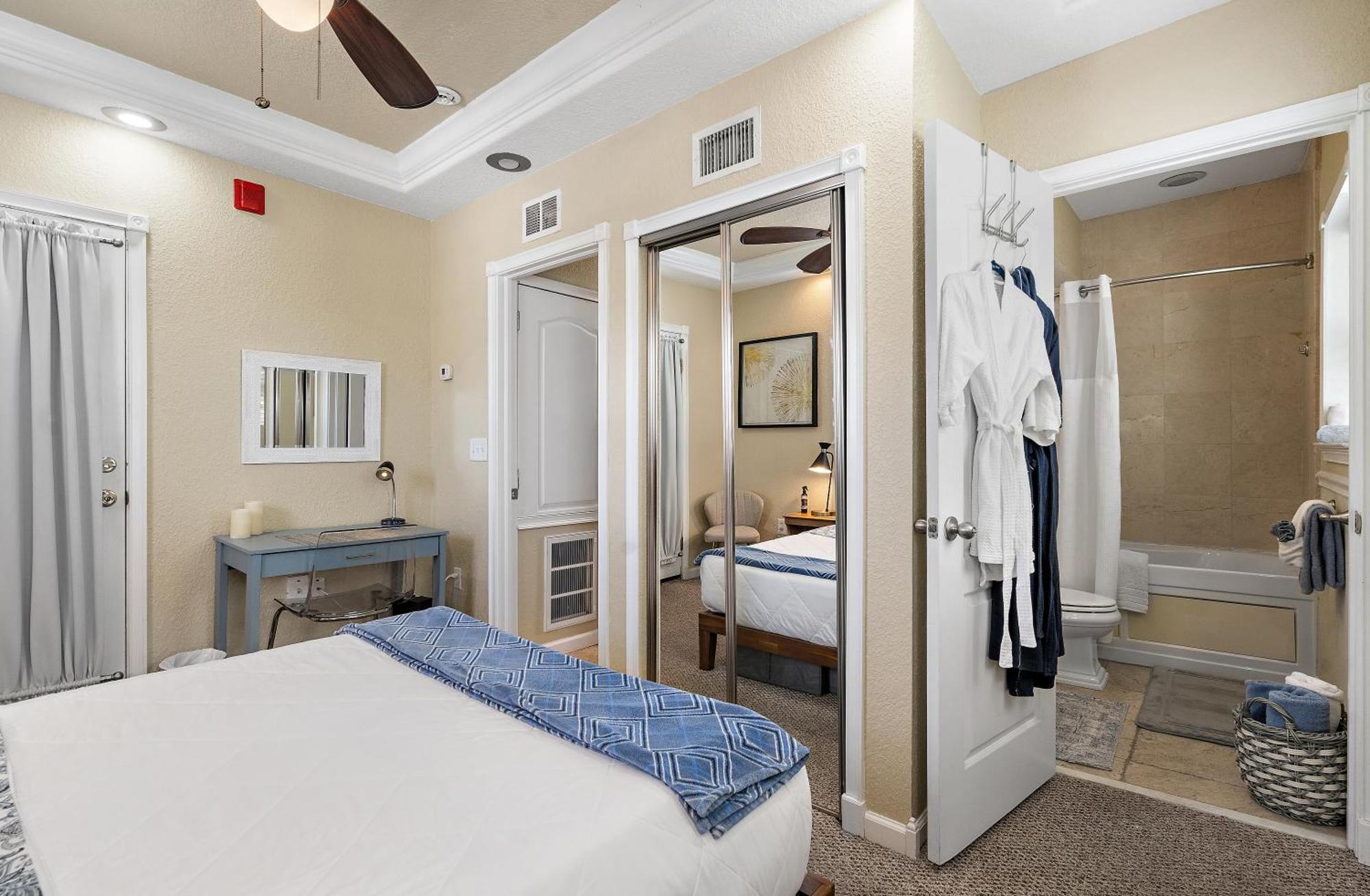 Retro Retreat In Dtsp - Explore The Downtown Area سانت بطرسبرج المظهر الخارجي الصورة
