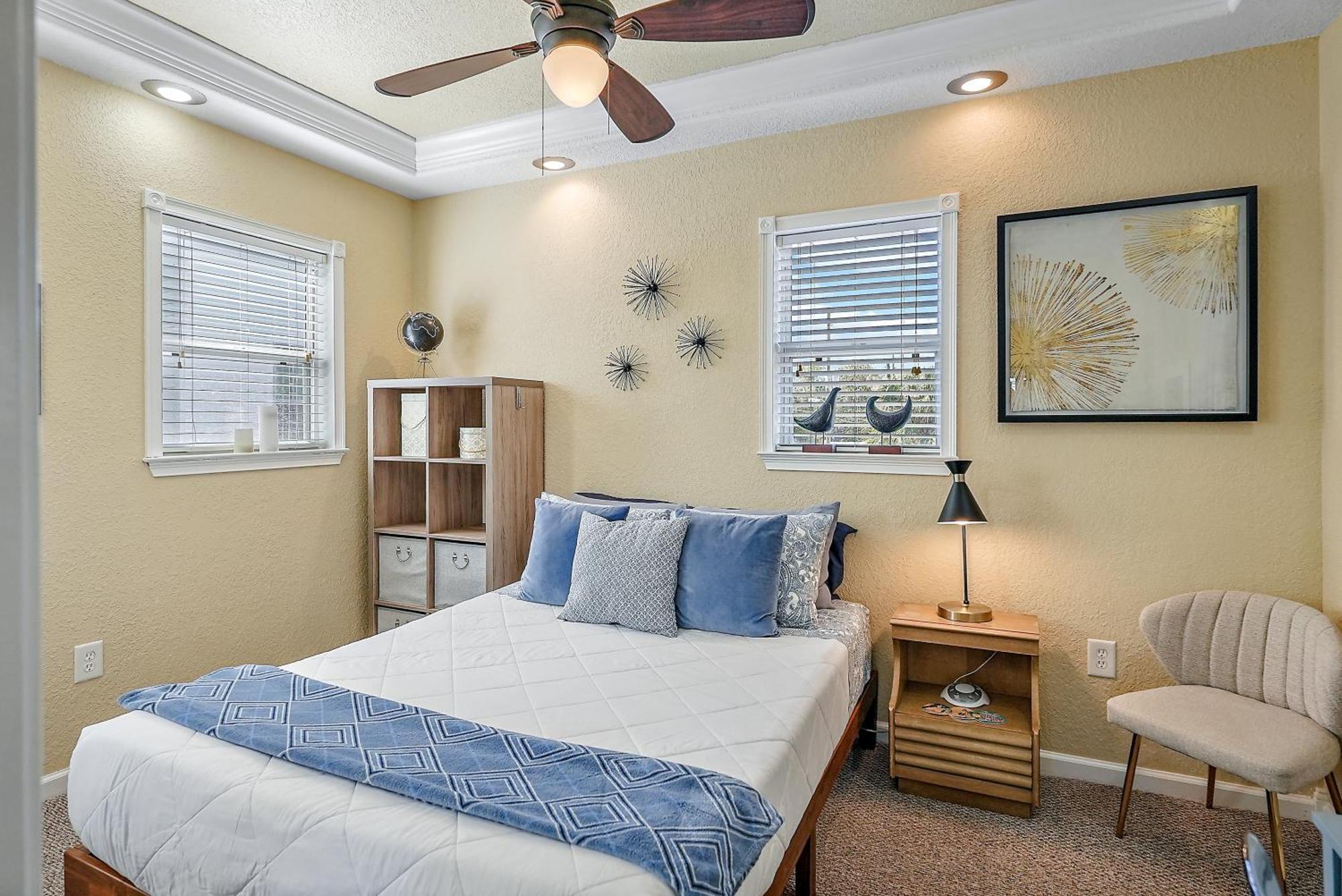 Retro Retreat In Dtsp - Explore The Downtown Area سانت بطرسبرج المظهر الخارجي الصورة