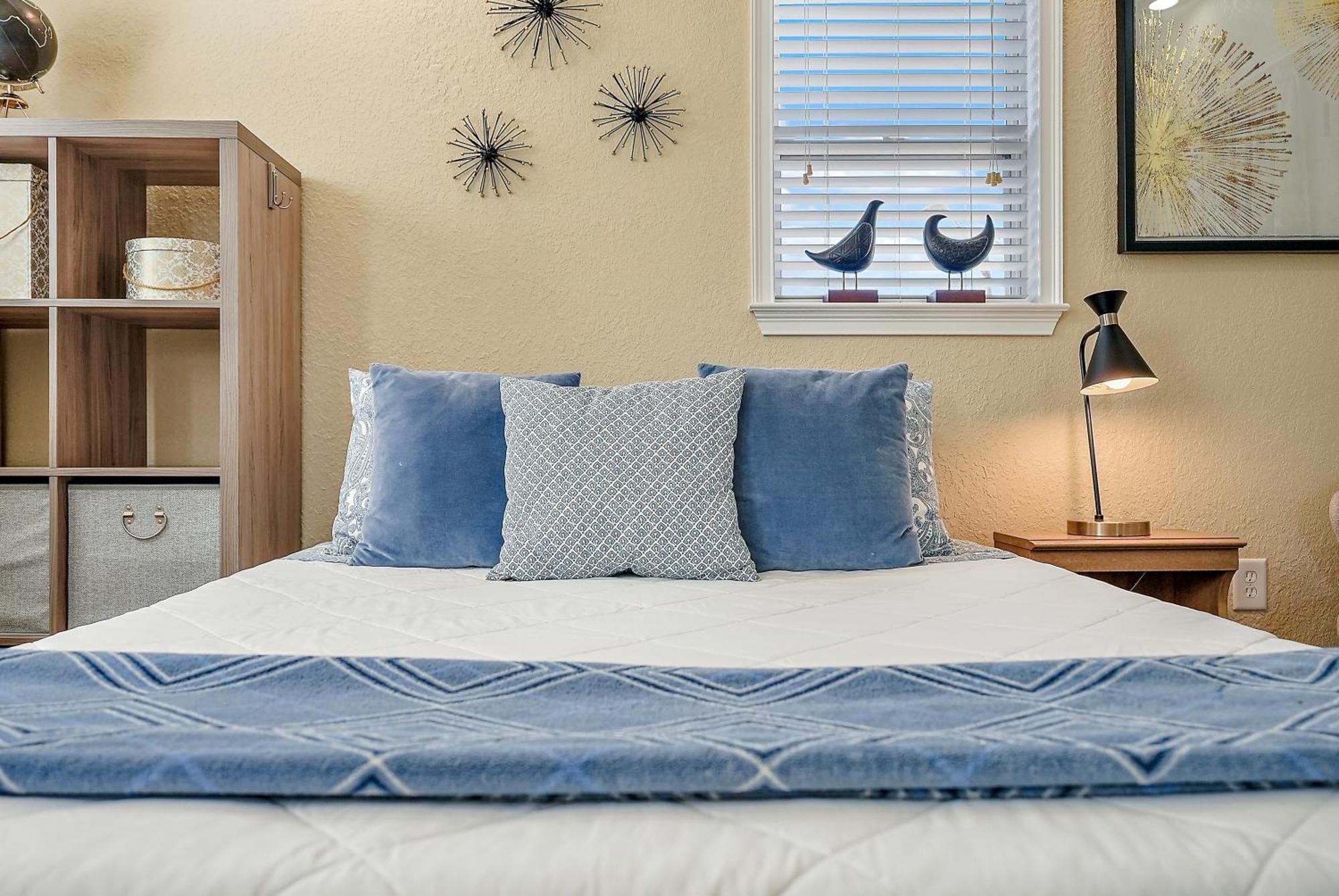 Retro Retreat In Dtsp - Explore The Downtown Area سانت بطرسبرج المظهر الخارجي الصورة