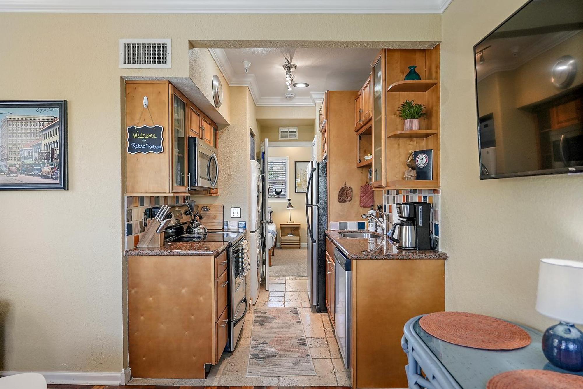 Retro Retreat In Dtsp - Explore The Downtown Area سانت بطرسبرج المظهر الخارجي الصورة